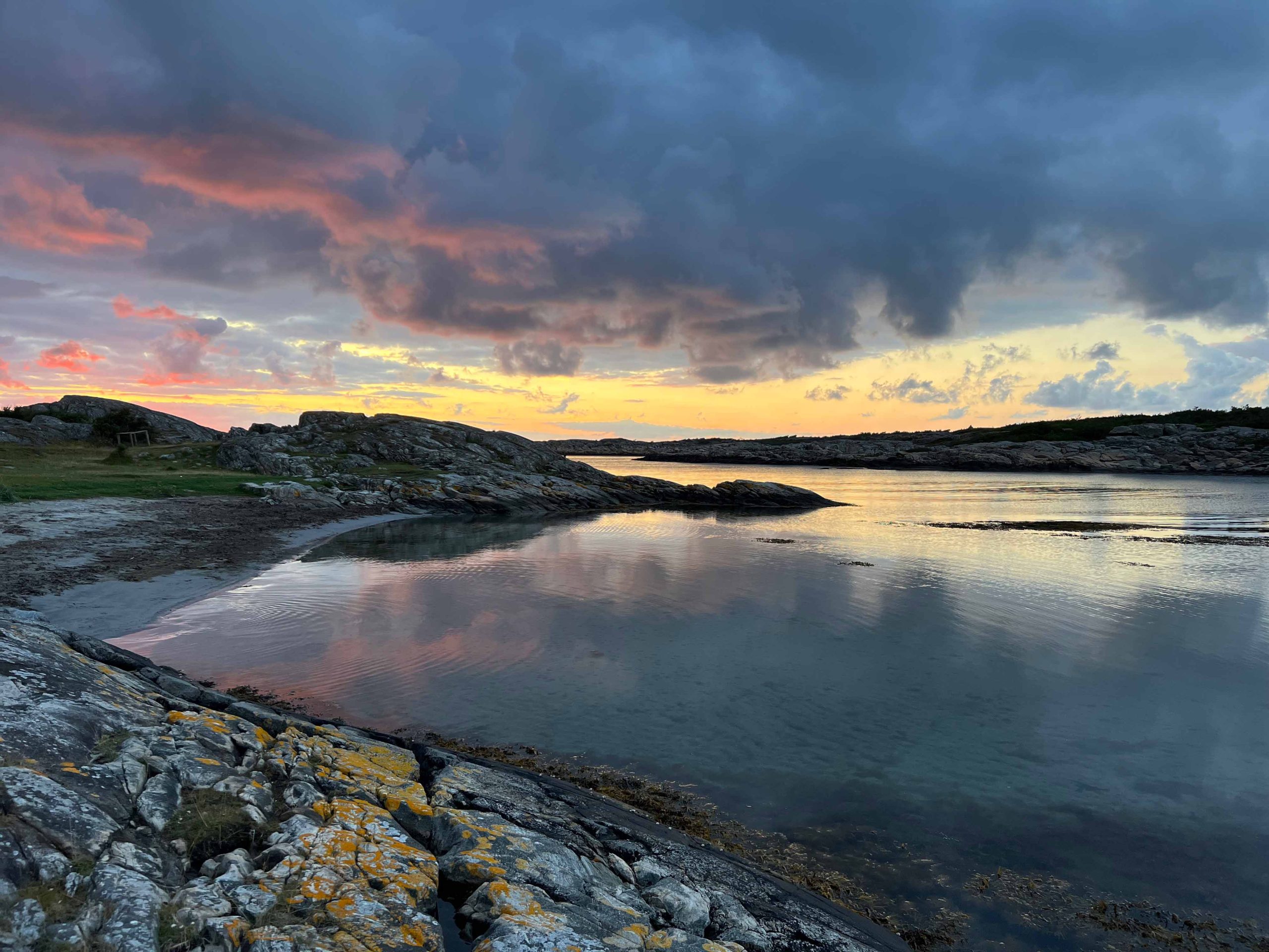 Solnedgång över havet i Onsala Foto: Ami Elsius Hur hittar jag mitt syfte? Vad är mitt syfte? Vad är min främsta passion, gåva och naturliga talang? Vad är meningen med mitt liv? Här får du veta hur du hittar din menig och ditt syfte, samt lär dig hur du kan känna inre lugn och glädje även om du inte vet ditt syfte, ditt kall, talang eller passion ännu.